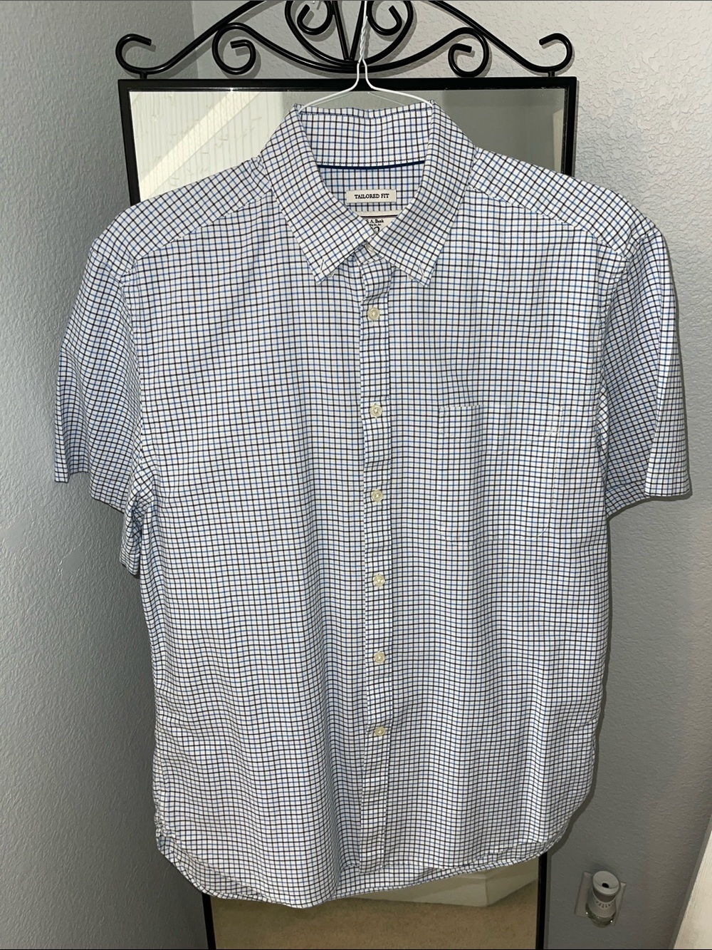 Jos.A.Bank 1905 Men's Short-Sleeve Blue/White Checkered Button-Down Collar Shirt